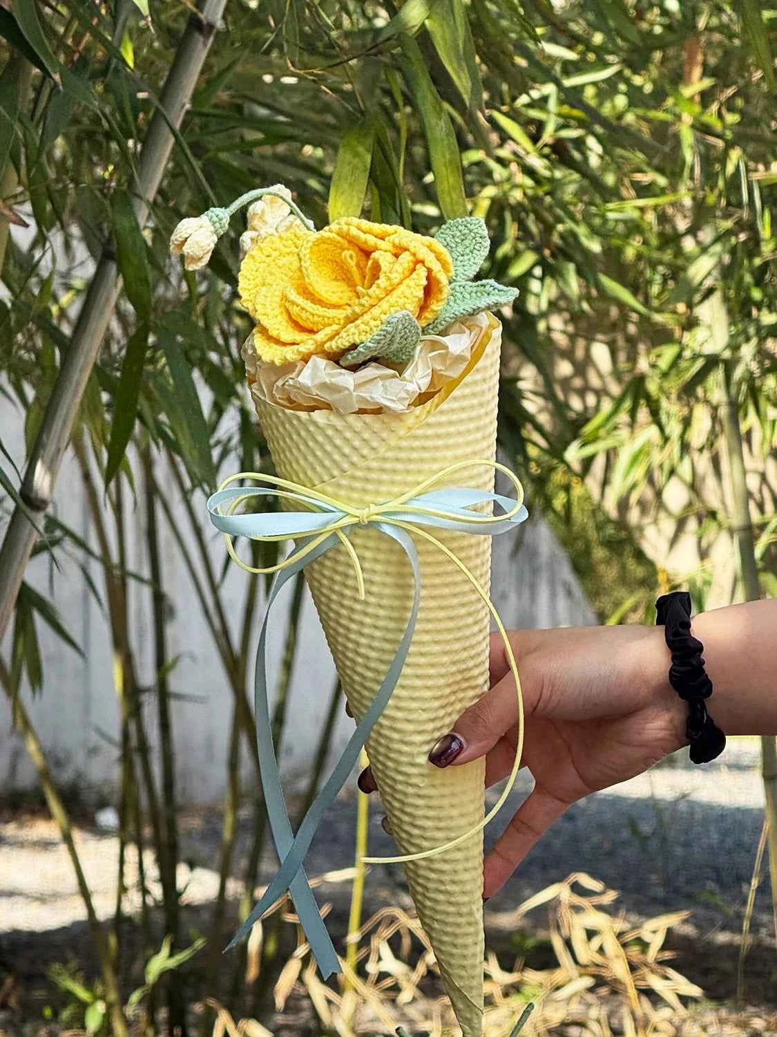 Handmade Meet-Up Bouquet | French Rose & Osteospermum Yarn Flower