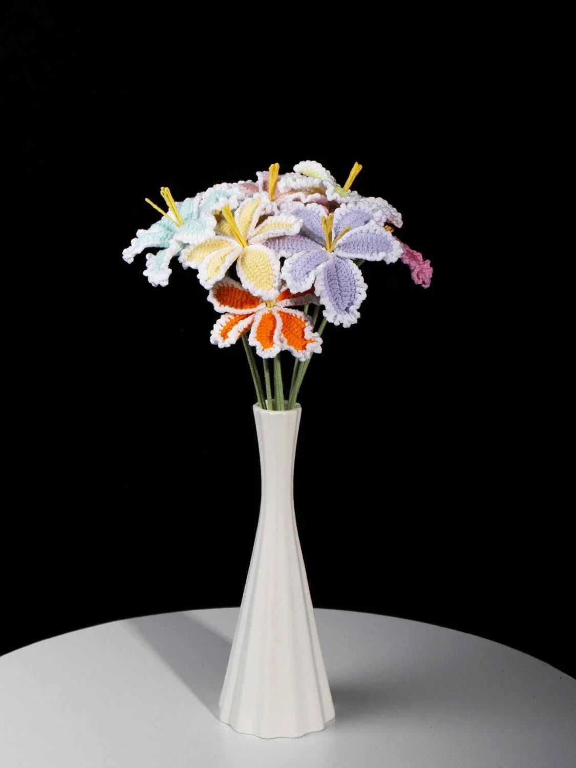 Crochet White Edge Tulip Kit – Single Flower DIY Set