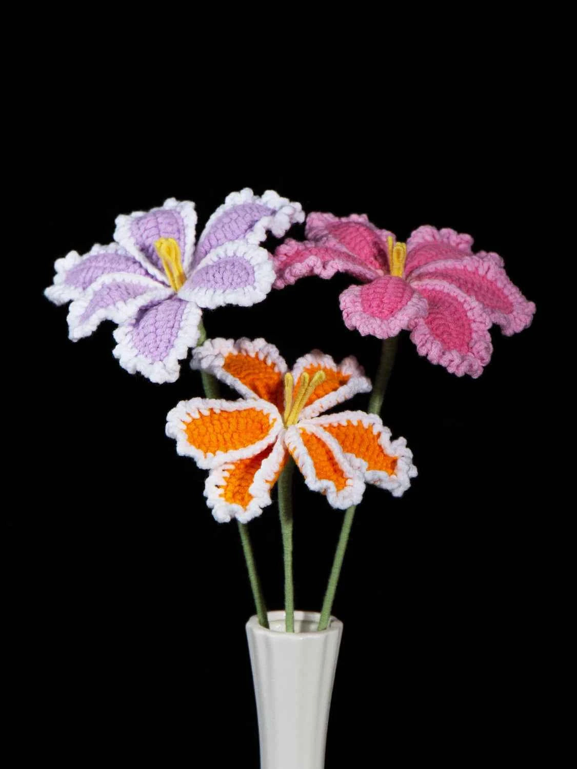 Crochet White Edge Tulip Kit – Single Flower DIY Set