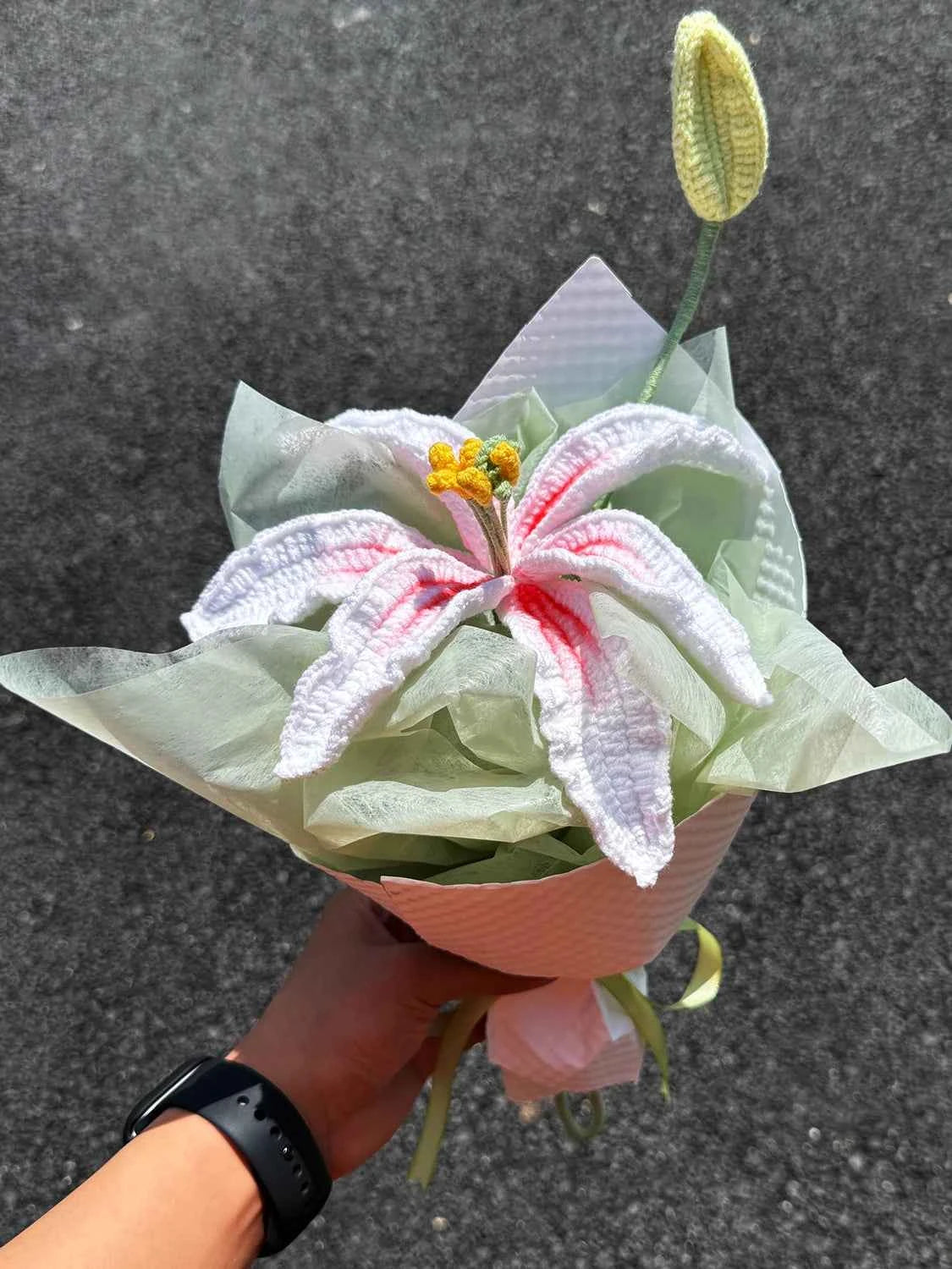 Handmade Crochet Lily Bouquet – Single Stem Yarn Lily Flower Gift