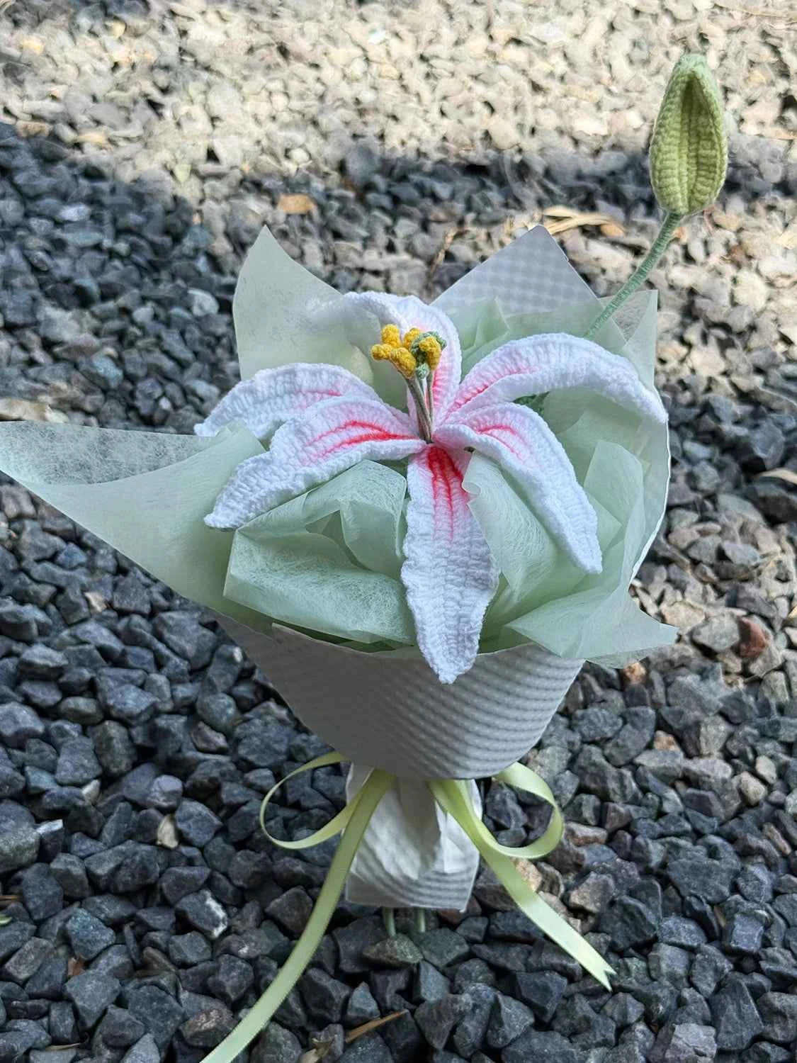 Handmade Crochet Lily Bouquet – Single Stem Yarn Lily Flower Gift