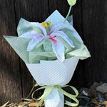 Handmade Crochet Lily Bouquet – Single Stem Yarn Lily Flower Gift