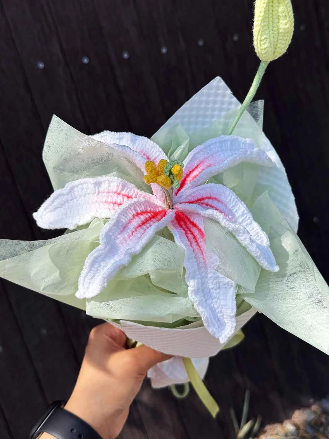 Handmade Crochet Lily Bouquet – Single Stem Yarn Lily Flower Gift