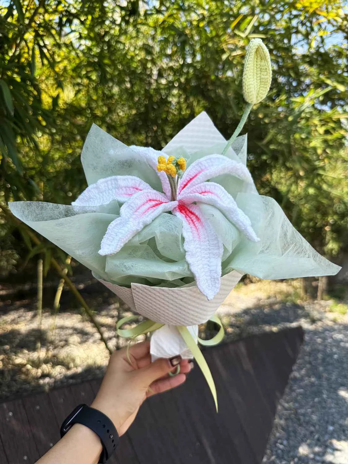 Handmade Crochet Lily Bouquet – Single Stem Yarn Lily Flower Gift