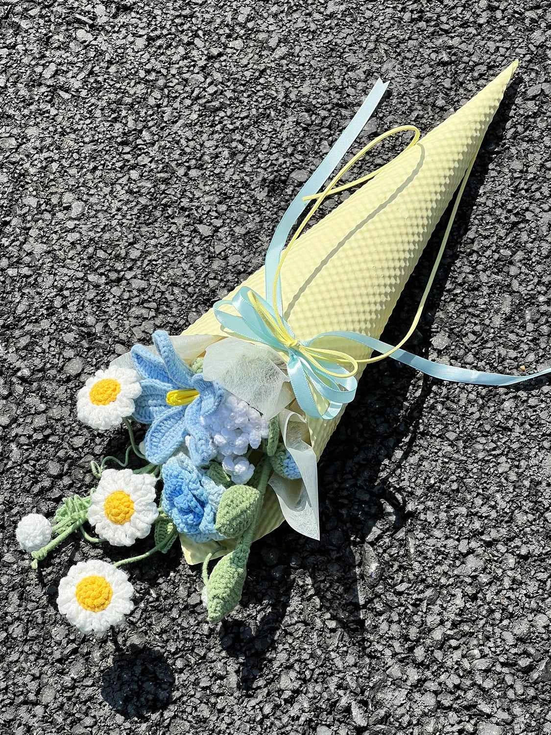 Handmade Crochet Mini Bouquet , Knitted Flower Gift, Everlasting Floral Decor, Desk Decor, Wedding Favor, Gift for Her