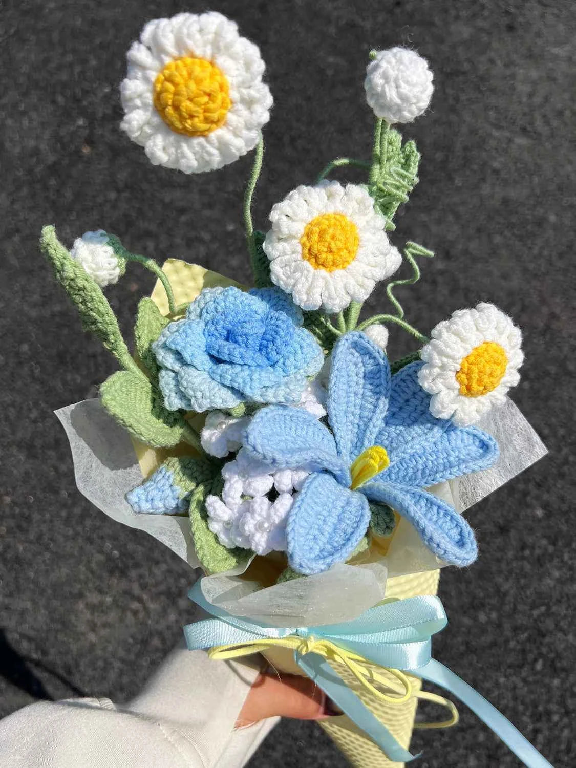 Handmade Crochet Mini Bouquet , Knitted Flower Gift, Everlasting Floral Decor, Desk Decor, Wedding Favor, Gift for Her