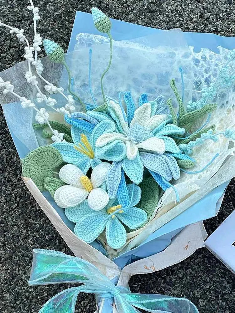 Lasting Blue Crochet Bouquet | Handmade Forever Gift（副本）